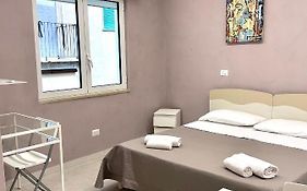 Camelia Home Suite - Napoli